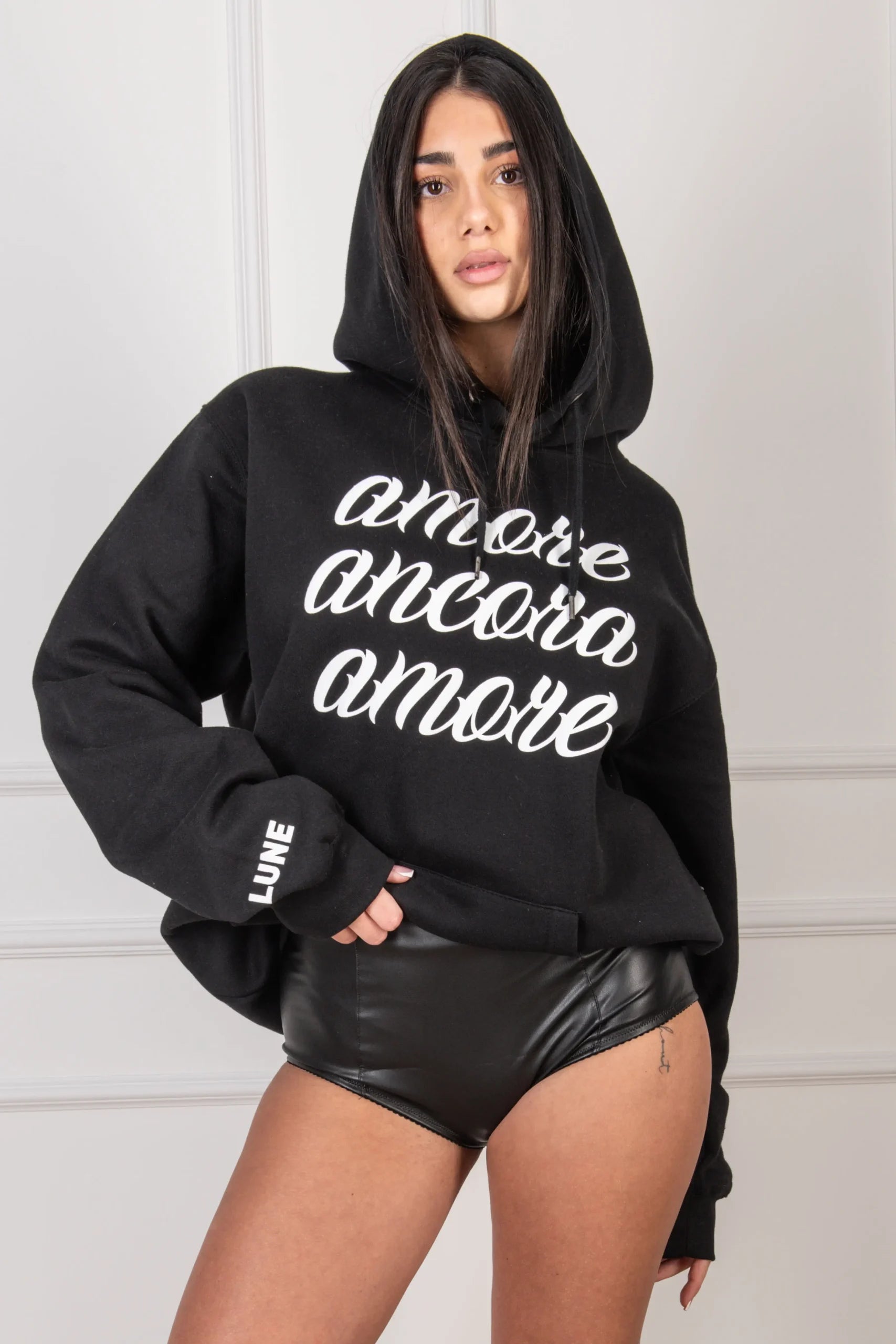 Felpa "AMORE ANCORA AMORE" Nera